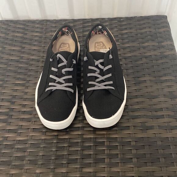 Hey dude, shoes women’s size 7￼ - Picture 1 of 6